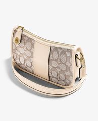 COACH - Túi đeo vai nữ Swinger 20 In Signature Jacquard