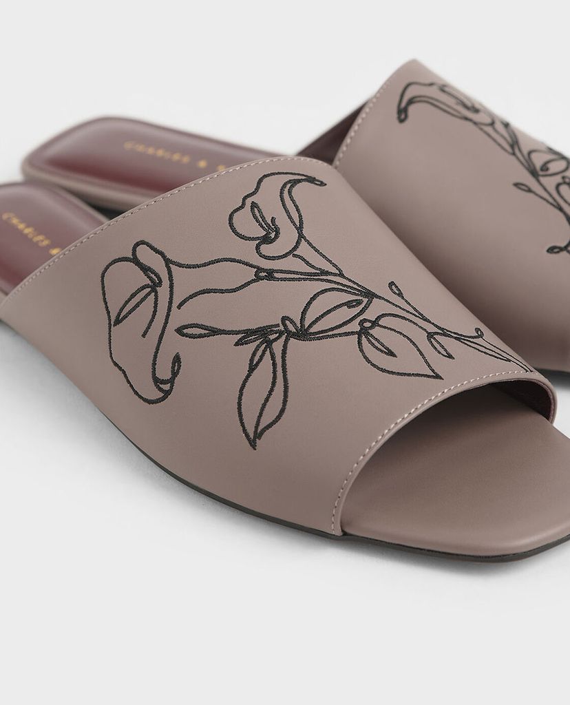 CHARLES & KEITH - Dép nữ họa tiết hoa Floral Embroidered