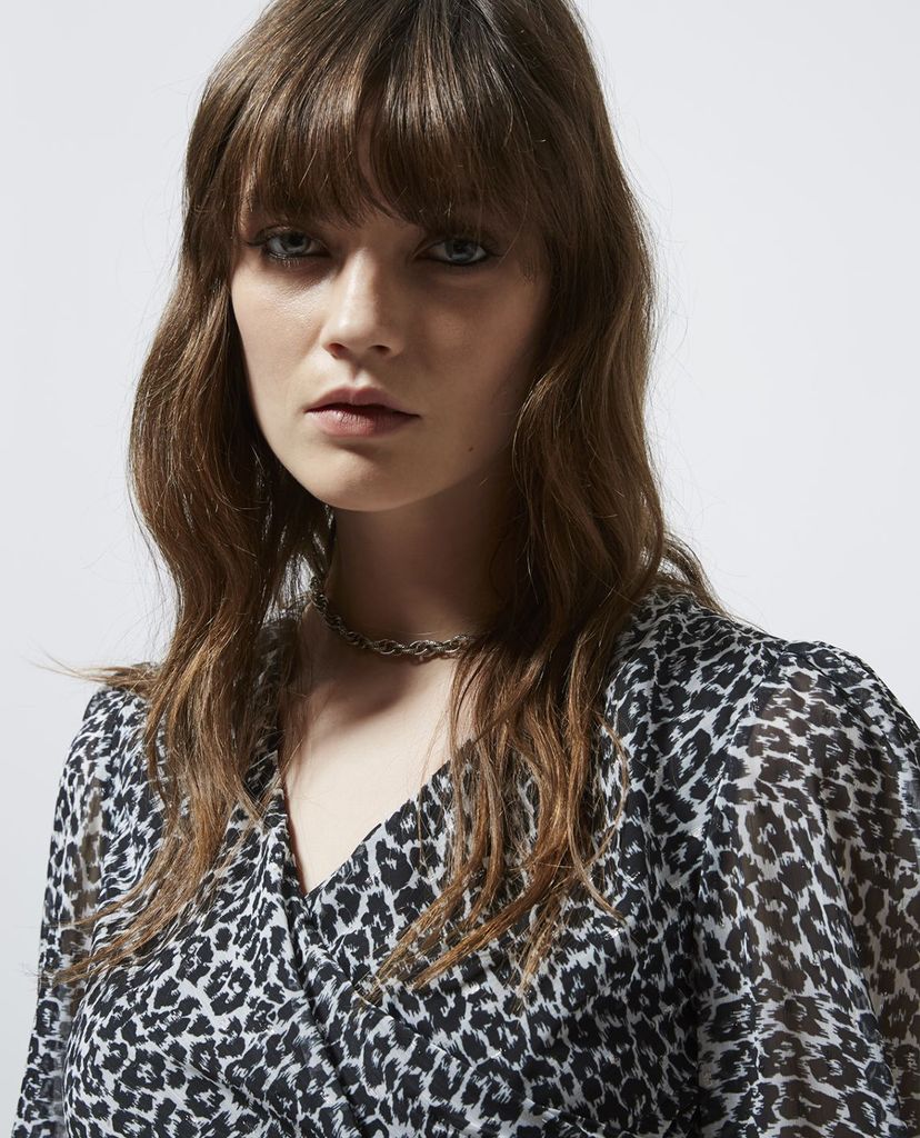 THE KOOPLES - Áo kiểu nữ cổ V tay dài Leopard Patterned