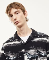 THE KOOPLES - Áo sơ mi nam tay ngắn phom suông Black Regular Fit Printed