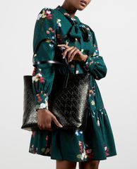TED BAKER - Túi đeo vai nữ Marjaan Monogram