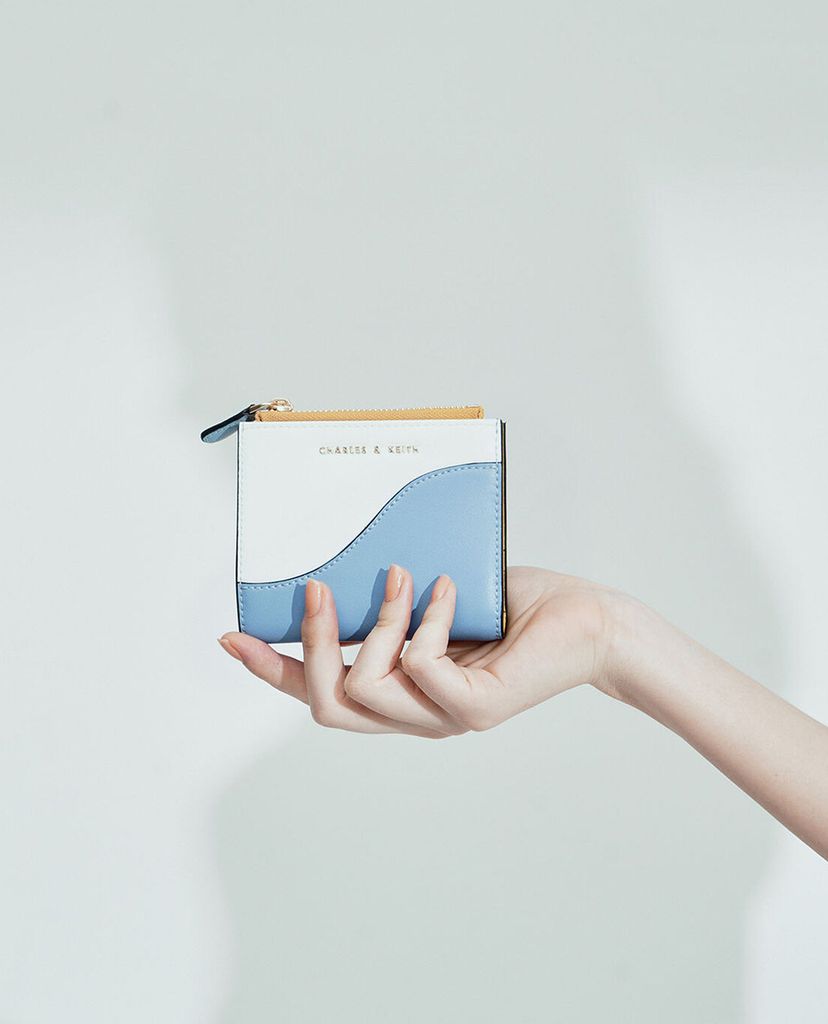 CHARLES & KEITH - Ví nữ phom vuông Top Zip