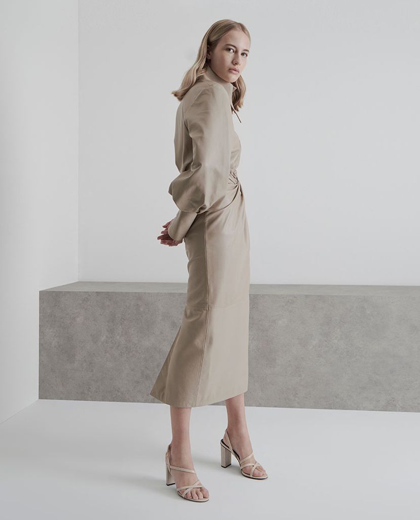 CHARLES & KEITH - Giày cao gót sandal quai chéo đế vuông Slingback