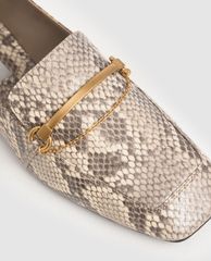 CHARLES & KEITH - Giày lười nữ mũi vuông Metallic Accent