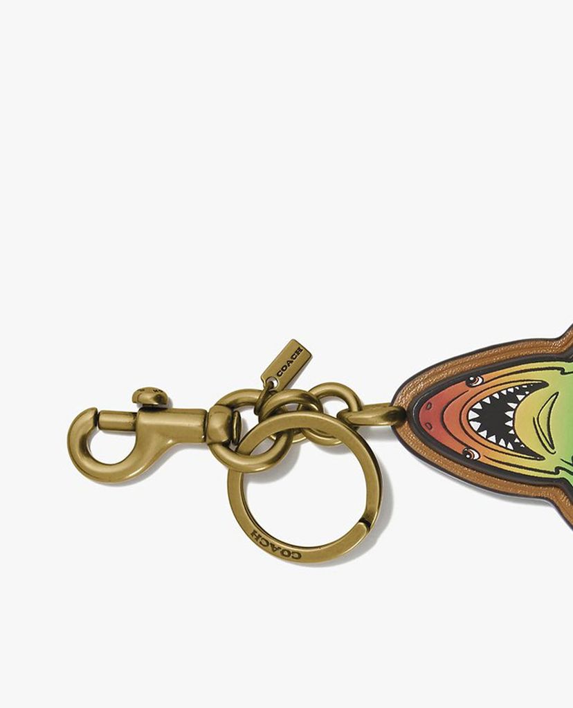 COACH - Thẻ treo hình cá mập Rainbow Sharky