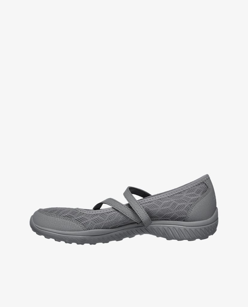 SKECHERS - Giày slip on nữ Be Light Eyes On Me