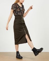 TED BAKER - Áo thun nữ cổ tim ngắn tay Jilliee Camo Printed