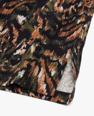 TED BAKER - Áo thun nữ cổ tim ngắn tay Jilliee Camo Printed