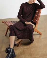 TED BAKER - Áo sweater nữ tay dài cổ tròn Zebra Jacquard