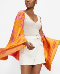 TED BAKER - Áo choàng lụa nữ họa tiết hoa Tiaraah