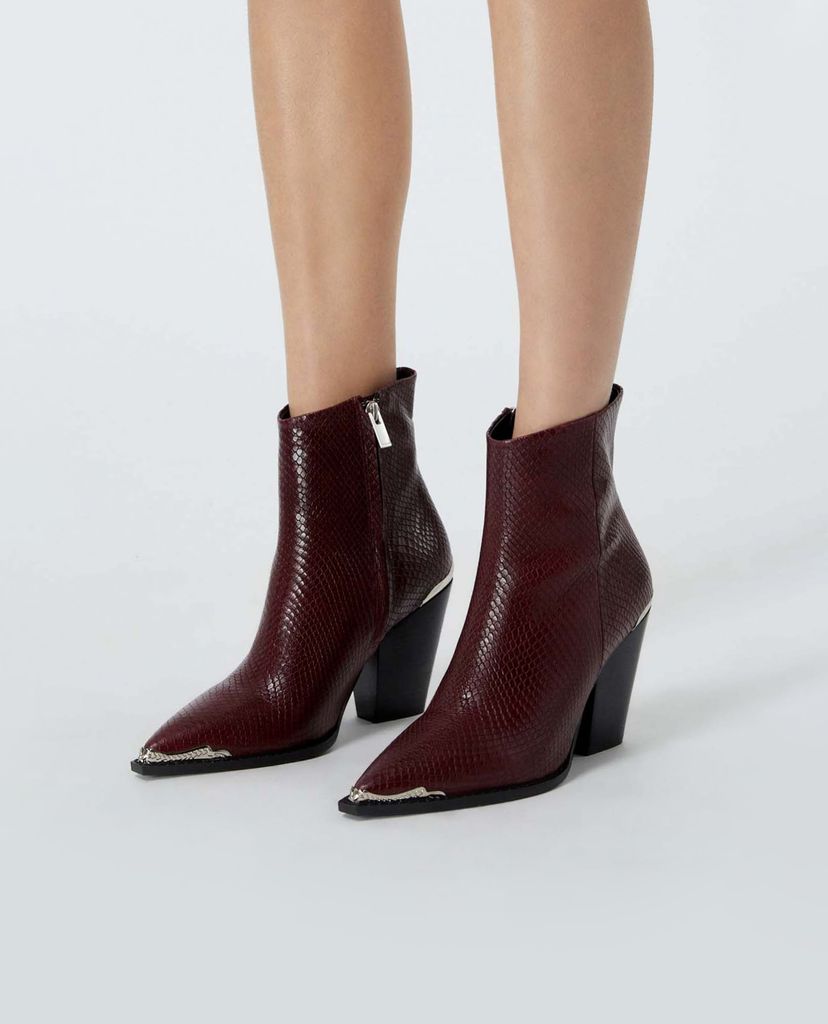 THE KOOPLES - Giày boots nữ mũi nhọn cổ cao Snake-Effect Burgundy Leather