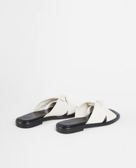 TED BAKER - Dép nữ quai xoắn Pebba