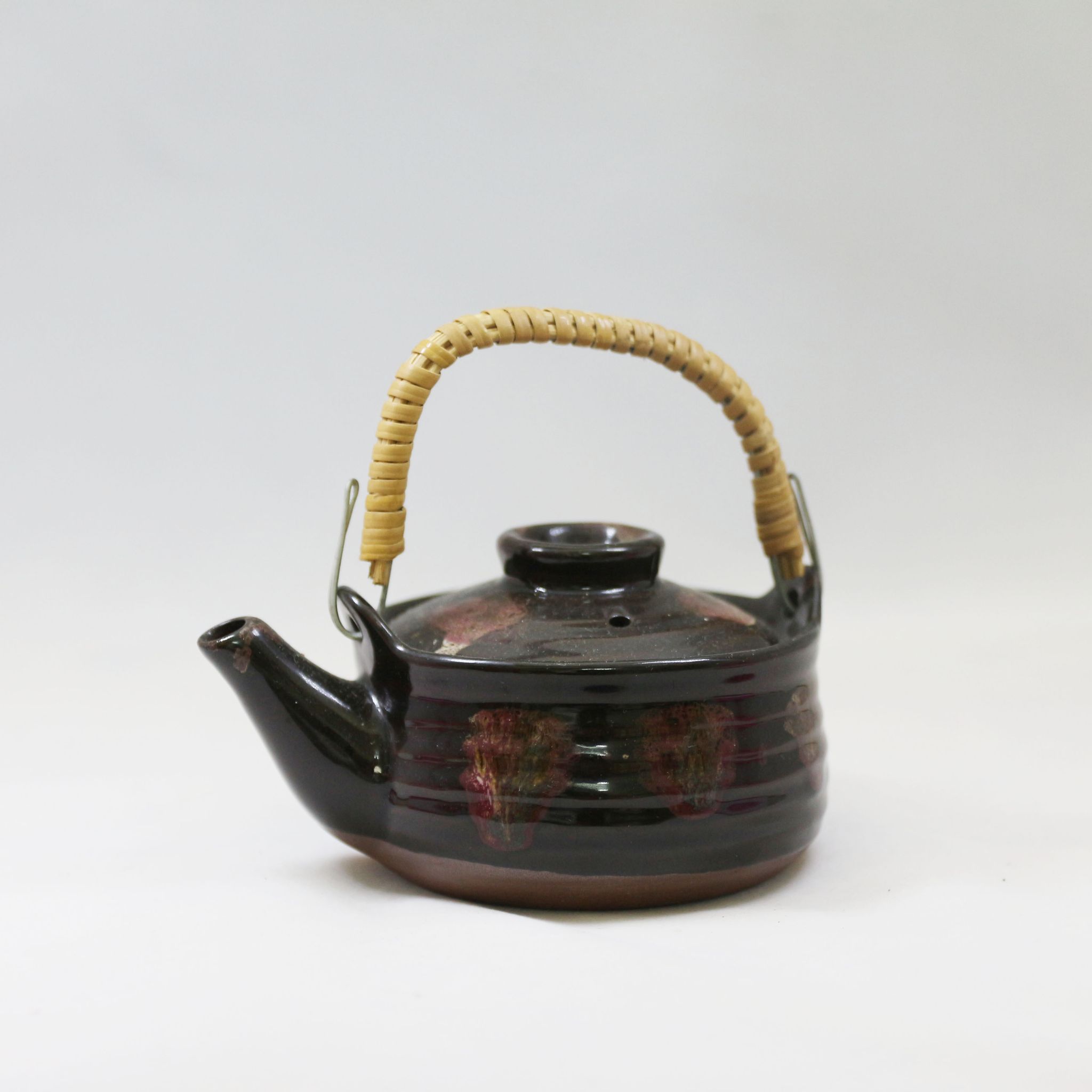 Bình trà cổ xưa quai mây, 10x6.5x10cm, B-0004