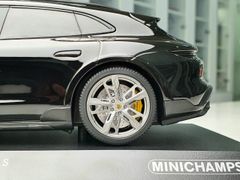 Xe Mô Hình Porsche Taycan CUVB Turbo S 2021 1:18 Minichamps ( Đen )