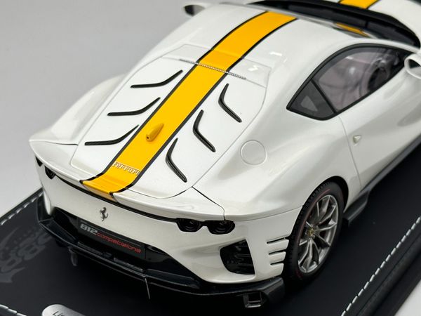 Xe Mô Hình Ferrari 812 Competizione 2021 1:18 BBR ( Trắng Sọc Vàng )