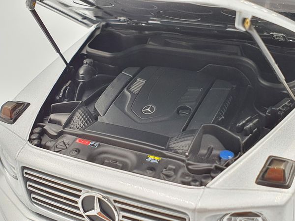 Xe Mô Hình Mercedes-Benz G-Class 2018 Limited Edition 500pcs 1:18 Minichamps ( Bạc )