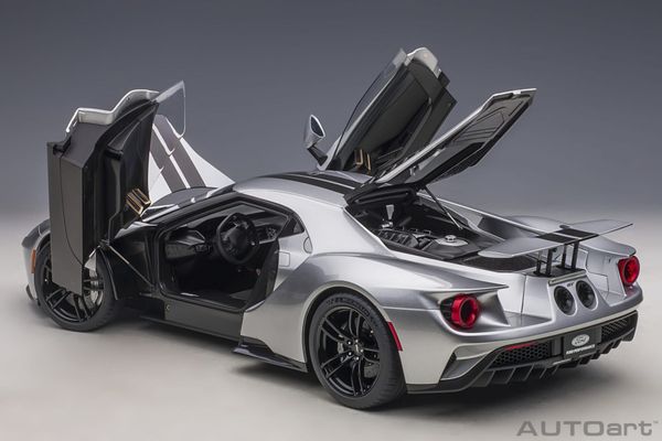 Xe Mô Hình Tĩnh Ford GT 2017 (Ingot Silver) 1:12 Autoart ( Bạc )