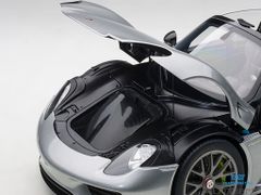 Xe Mô Hình Porsche 918 Spyder Weissach Package 1:12 Autoart ( Bạc )