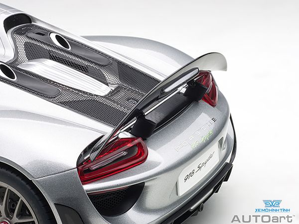 Xe Mô Hình Porsche 918 Spyder Weissach Package 1:12 Autoart ( Bạc )