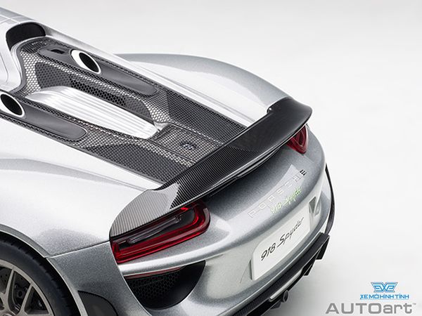 Xe Mô Hình Porsche 918 Spyder Weissach Package 1:12 Autoart ( Bạc )