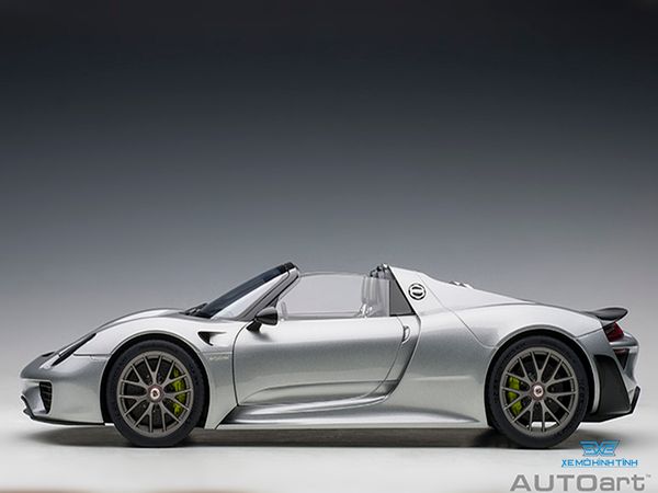 Xe Mô Hình Porsche 918 Spyder Weissach Package 1:12 Autoart ( Bạc )