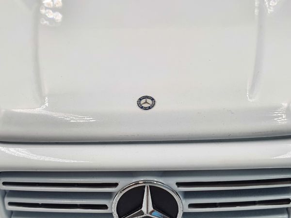 Xe Mô Hình Mercedes-Benz G-Class 2018 Limited Edition 400pcs 1:18 Minichamps ( Trắng )