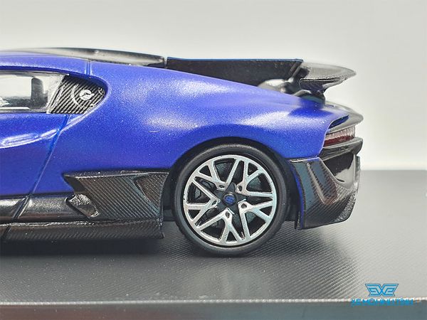 Xe Mô Hình Bugatti Divo 1:64 Bburago ( Xanh Nhám)