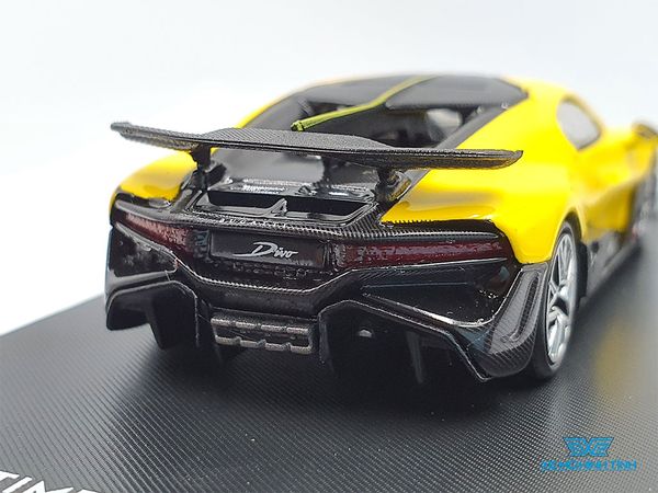 Xe Mô Hình Bugatti Divo 1:64 Bburago ( Vàng )