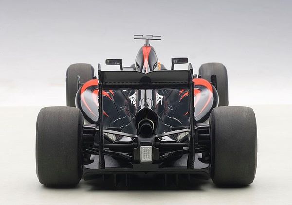 Xe Mô Hình Mclaren MP4-30 F1 2015 Barcelona/Spain J.Button #22 1:18 Autoart (White)