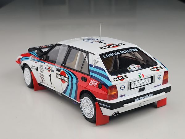 Xe mô hình Lancia Delta HF Integrale - Safarib Rallye Kenya 1991 - Recalde/Christie 1:18 Solido (Martini)