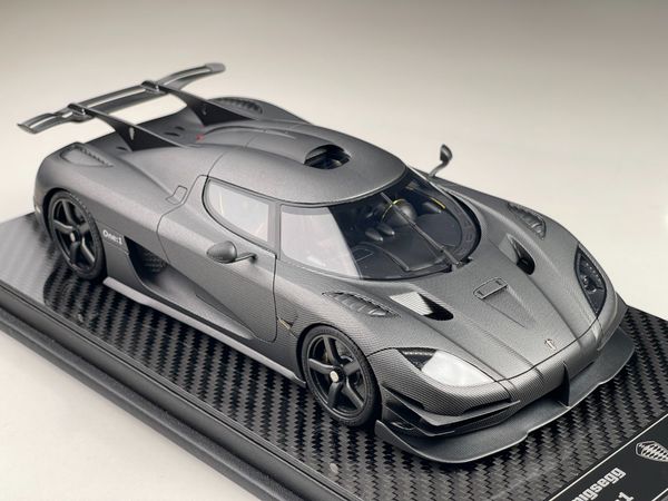 Xe mô hình Koenigsegg One: 1 1:18 FrontiArt ( Naked Carbon )