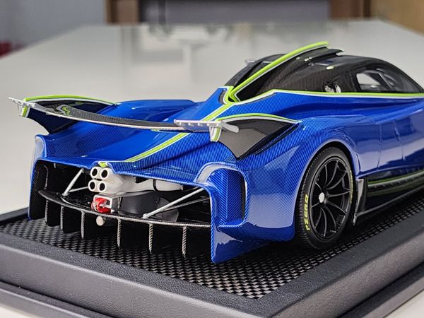 Xe Mô Hình Pagani Huayra R 1:18 Vip Scale Model ( Blue Carbon )