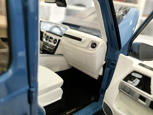 Xe Mô Hình Brabus 800 Widestar (Mercedes-AMG G63) - 2020 1:18 Almost Real (Xanh)
