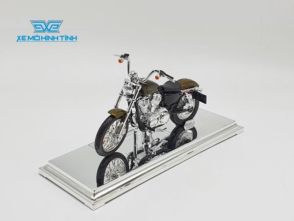 XE MÔ HÌNH HARLEY DAVIDSON XL 1200V Seventy-Two 2013 1:18 MAISTO (VÀNG ĐỒNG)