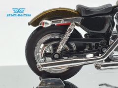 XE MÔ HÌNH HARLEY DAVIDSON XL 1200V Seventy-Two 2013 1:18 MAISTO (VÀNG ĐỒNG)