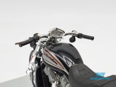 XE MÔ HÌNH HARLEY DAVIDSON 2006 VRSCR Street Rod 1:18 MAISTO (ĐEN)