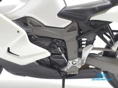 XE MÔ HÌNH BMW K1300S 1:10 WELLY (TRẮNG)