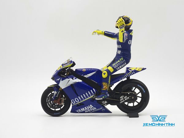 XE MÔ HÌNH YAMAHA YZR R1 VALENTINO ROSSI MOTOGP DONINGTON 2005 + FIGURE 1:12 MINICHAMPS (XANH DƯƠNG #46)