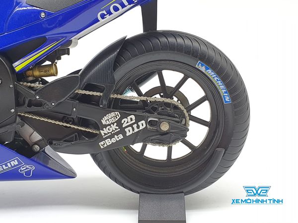 XE MÔ HÌNH YAMAHA YZR R1 VALENTINO ROSSI MOTOGP DONINGTON 2005 + FIGURE 1:12 MINICHAMPS (XANH DƯƠNG #46)