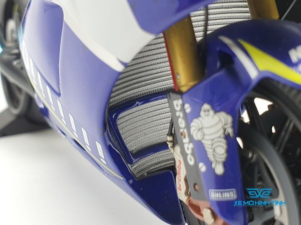 XE MÔ HÌNH YAMAHA YZR R1 VALENTINO ROSSI MOTOGP DONINGTON 2005 + FIGURE 1:12 MINICHAMPS (XANH DƯƠNG #46)