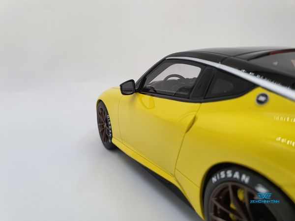 Xe Mô Hình Nissan Z Proto 1:18 GTSpirit ( Vàng )