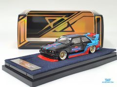 Xe Mô Hình BMW E30 M3 Zwingfilms Martini 1:64 404 Error ( Đen Martini )