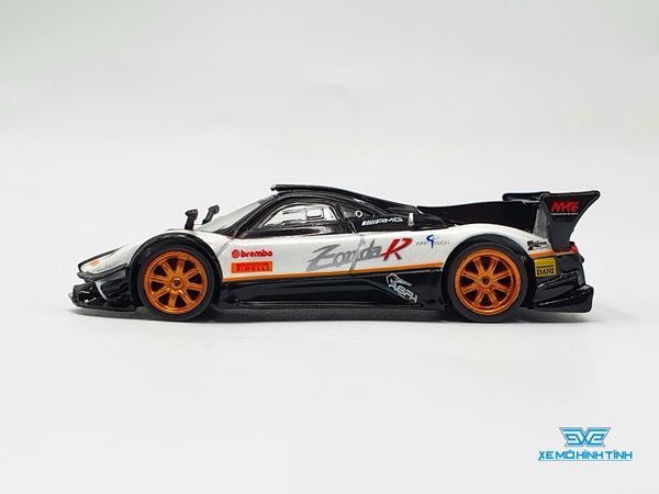 Xe Mô Hình Pagani Zonda Revolucion Bianco Benny 1:64 Tarmac Works ( Trắng )