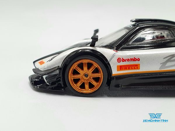 Xe Mô Hình Pagani Zonda Revolucion Bianco Benny 1:64 Tarmac Works ( Trắng )