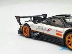 Xe Mô Hình Pagani Zonda Revolucion Bianco Benny 1:64 Tarmac Works ( Trắng )