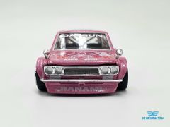 Xe Mô Hình Datsun Kaido 510 Wagon Hanami V1 1:64 Kaido House / MiniGT (Hồng)