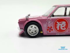 Xe Mô Hình Datsun Kaido 510 Wagon Hanami V1 1:64 Kaido House / MiniGT (Hồng)