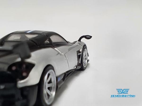 Xe Mô Hình Pagani Huayra BC Grigio Mercurio 1:64 Tarmac Works (Bạc)