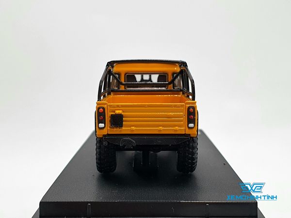 Xe Mô Hình Hình Land Rover Defender 110 1:64 Master ( Vàng Camel)