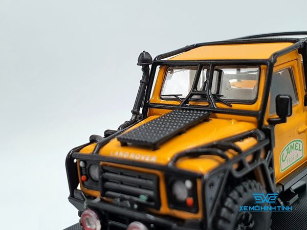 Xe Mô Hình Hình Land Rover Defender 110 1:64 Master ( Vàng Camel)